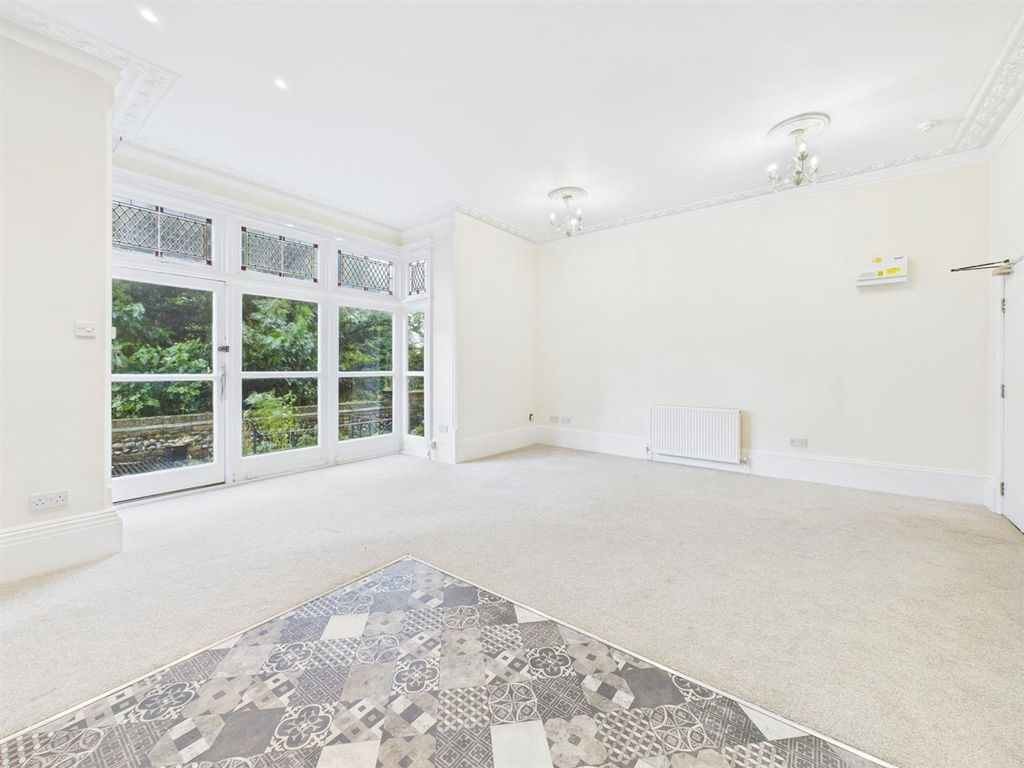 Property photo 3 of 15 Cam04116G0-Pr0248-Still005.Jpg