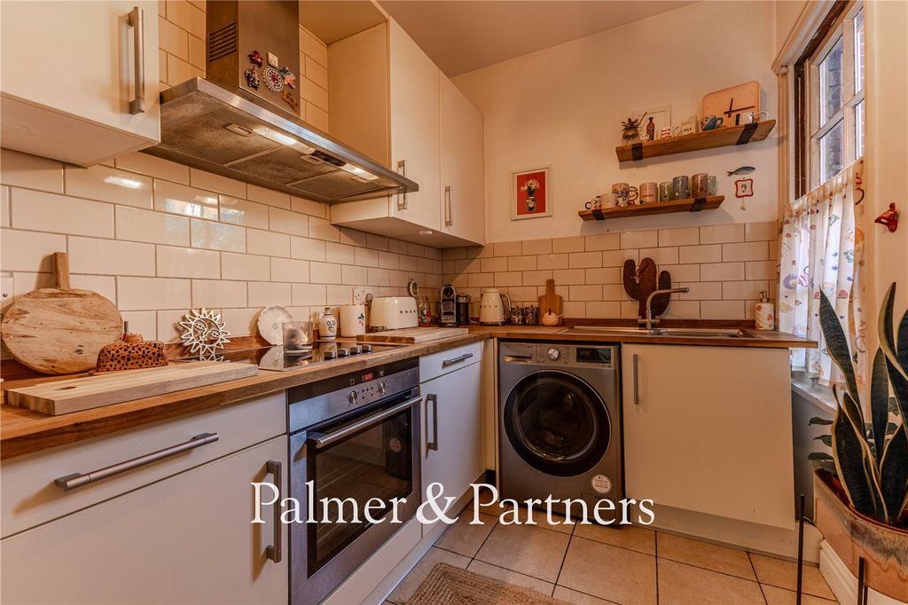 Additional image 7 of 3 bed flat for saleHenley Road, Ipswich, Suffolk IP1