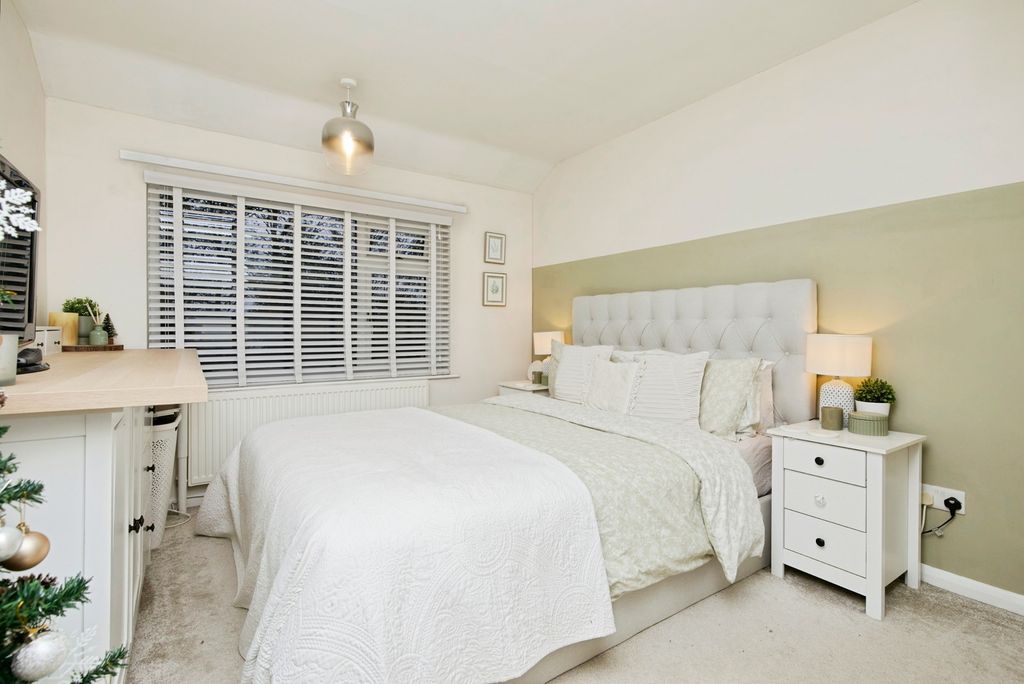 Property photo 3 of 18 Bedroom One