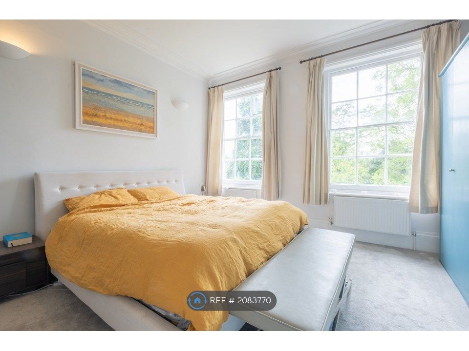 Property photo 2 of 16 Master En-Suite Bedroom