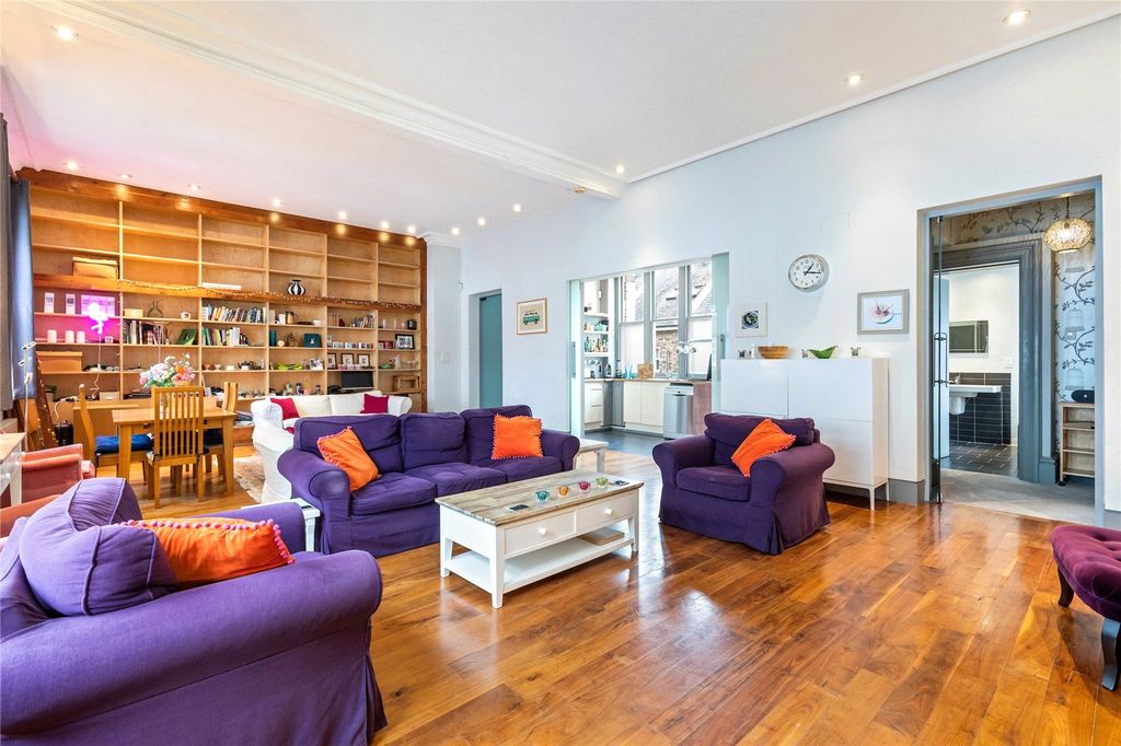 Property photo 2 of 13 Picture No. 01