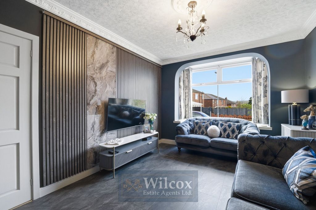 Property photo 2 of 27