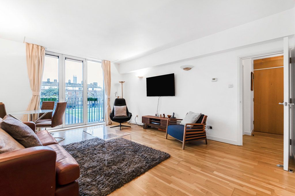 Property photo 1 of 27 Living Room