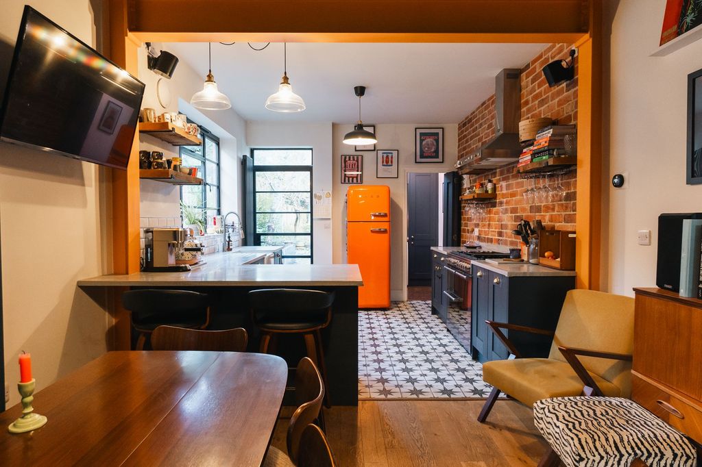 Property photo 2 of 35