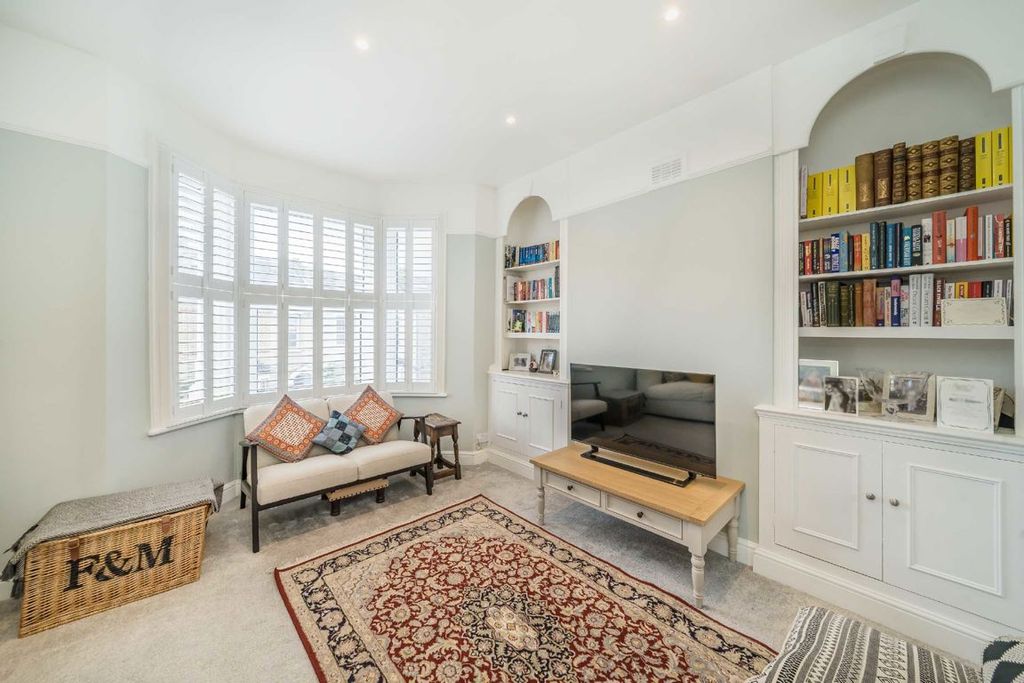 Property photo 2 of 7