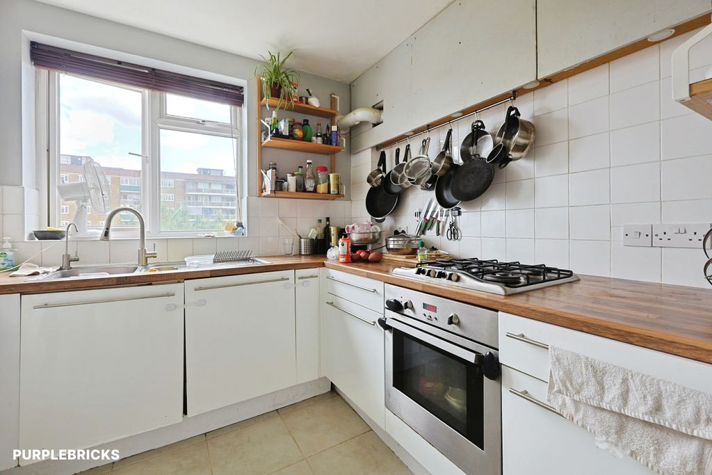 Property photo 2 of 24 Kitchen