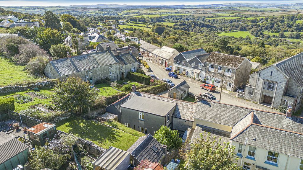 Property photo 3 of 23