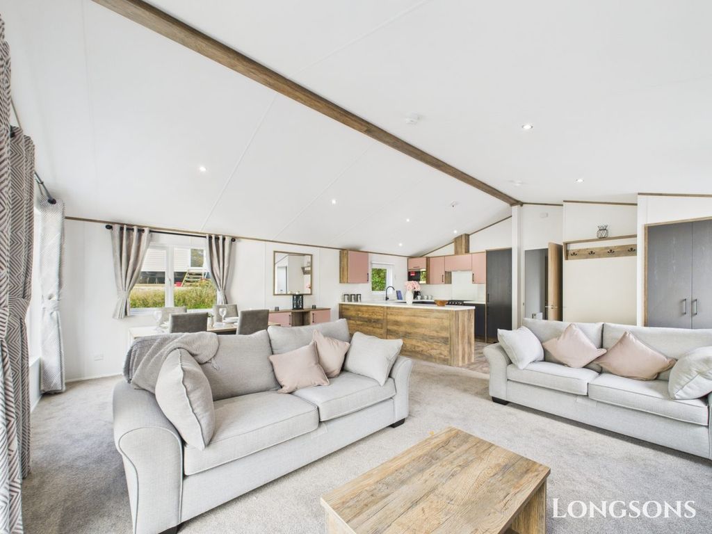 Property photo 3 of 24 Cam02173G0 Pr0280 Still042