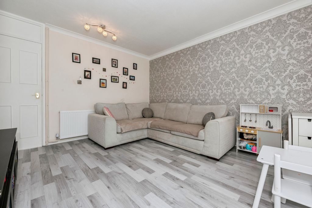 Property photo 2 of 13 Lounge