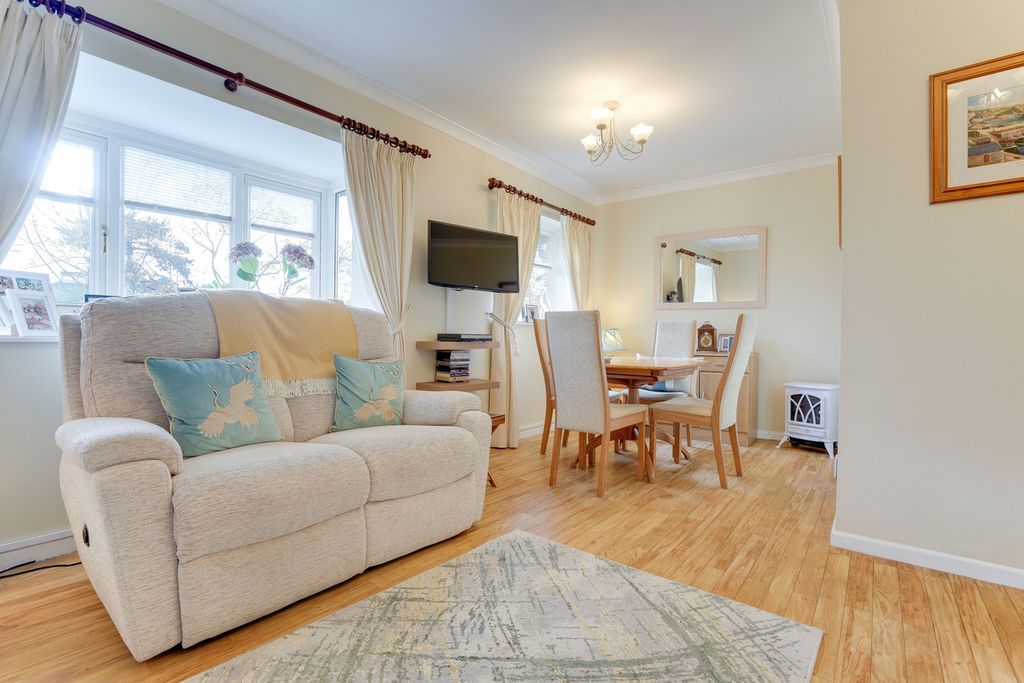 Property photo 3 of 27