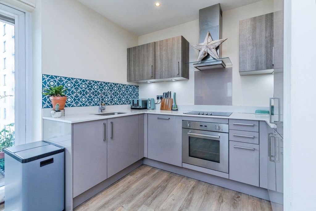 Property photo 2 of 18 Pbox-Img.Jpg