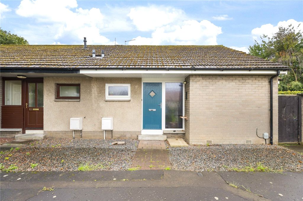 Property photo 1 of 16 Amisfield Place
