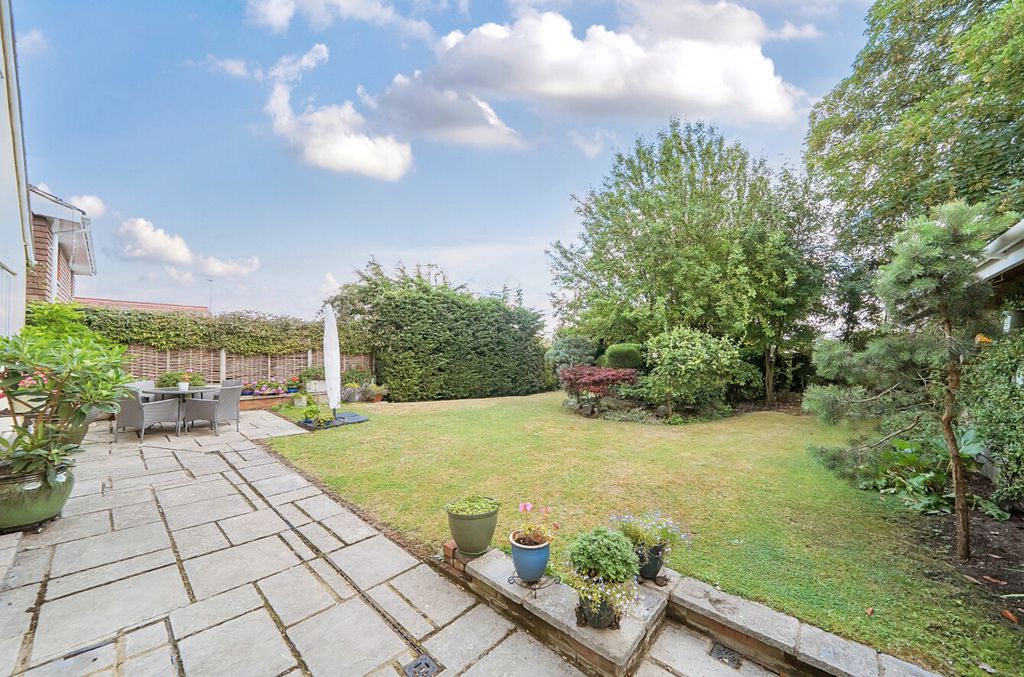 Property photo 1 of 14 1326008-22-687E34...