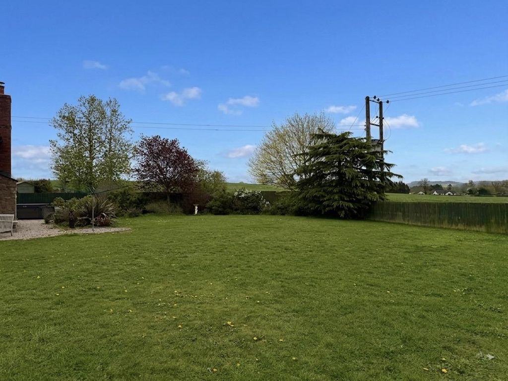 Property photo 3 of 39