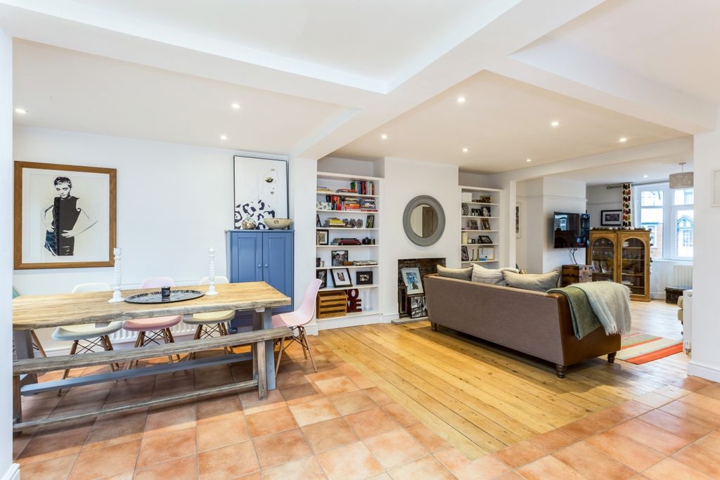 Property photo 3 of 19