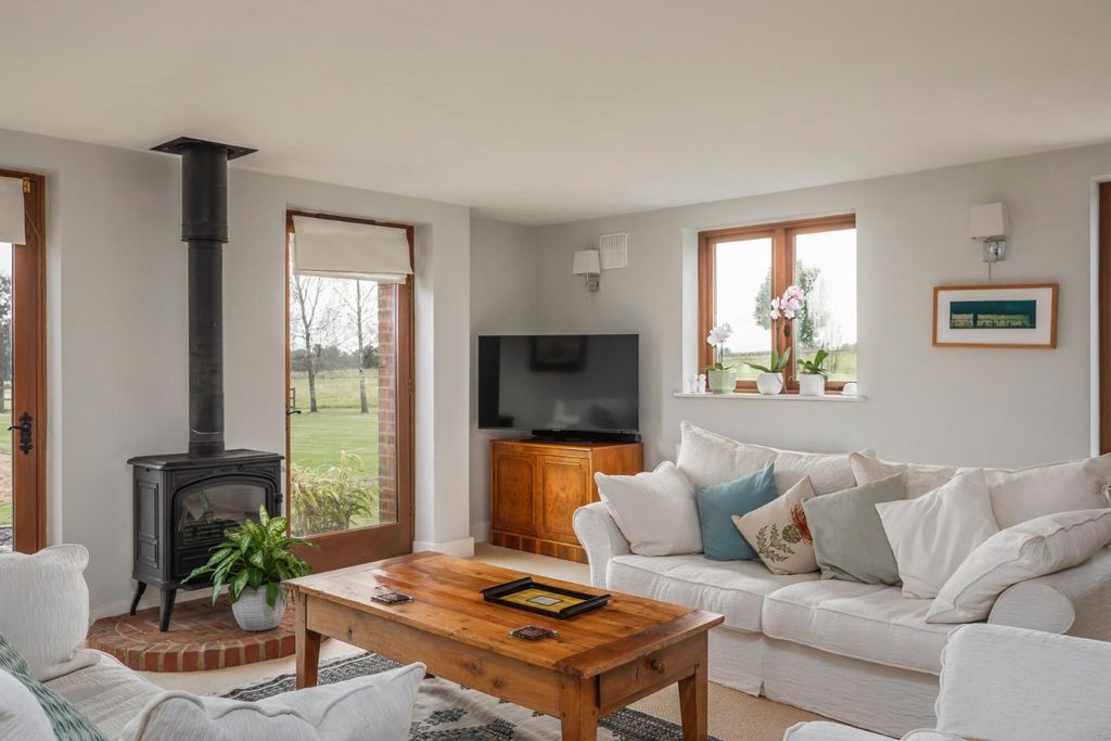 Property photo 3 of 25 New Manor Barn-100.Jpg