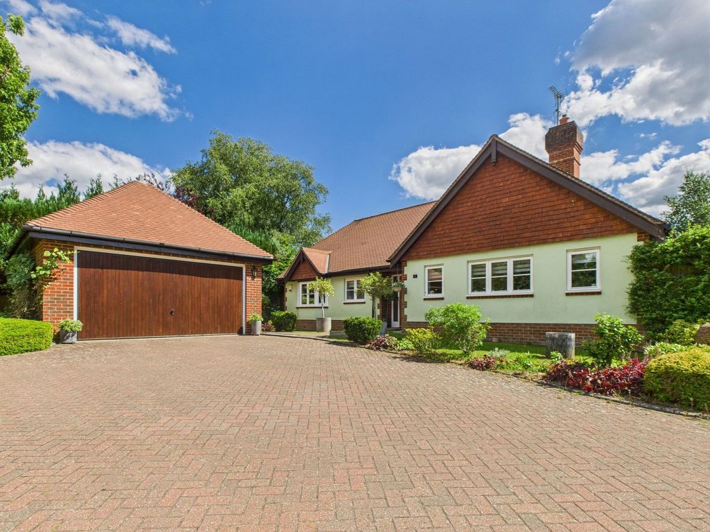 Property photo 1 of 32