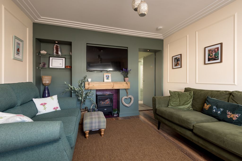 Property photo 2 of 31