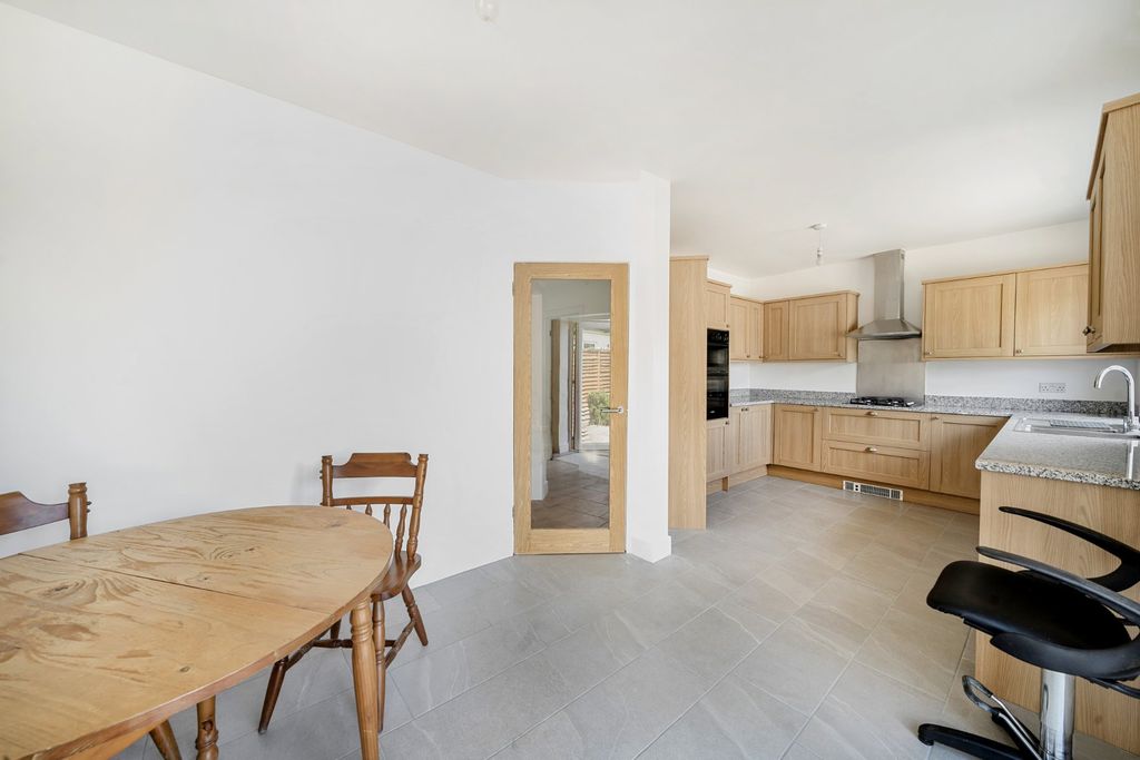Property photo 3 of 12 Picture No. 02