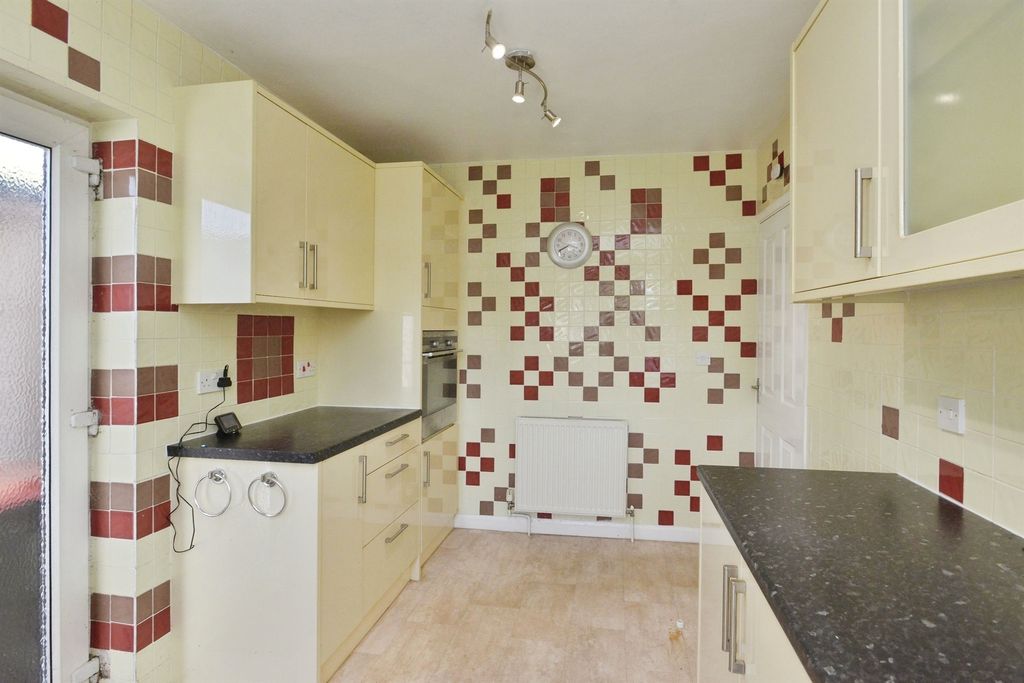Property photo 3 of 17
