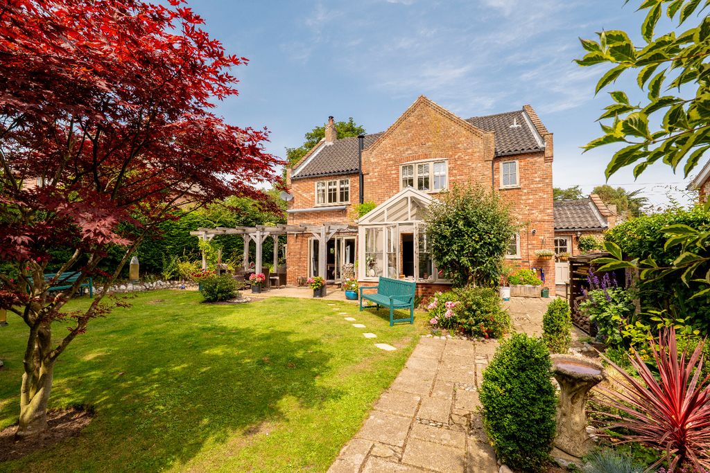 Property photo 1 of 34 4433101