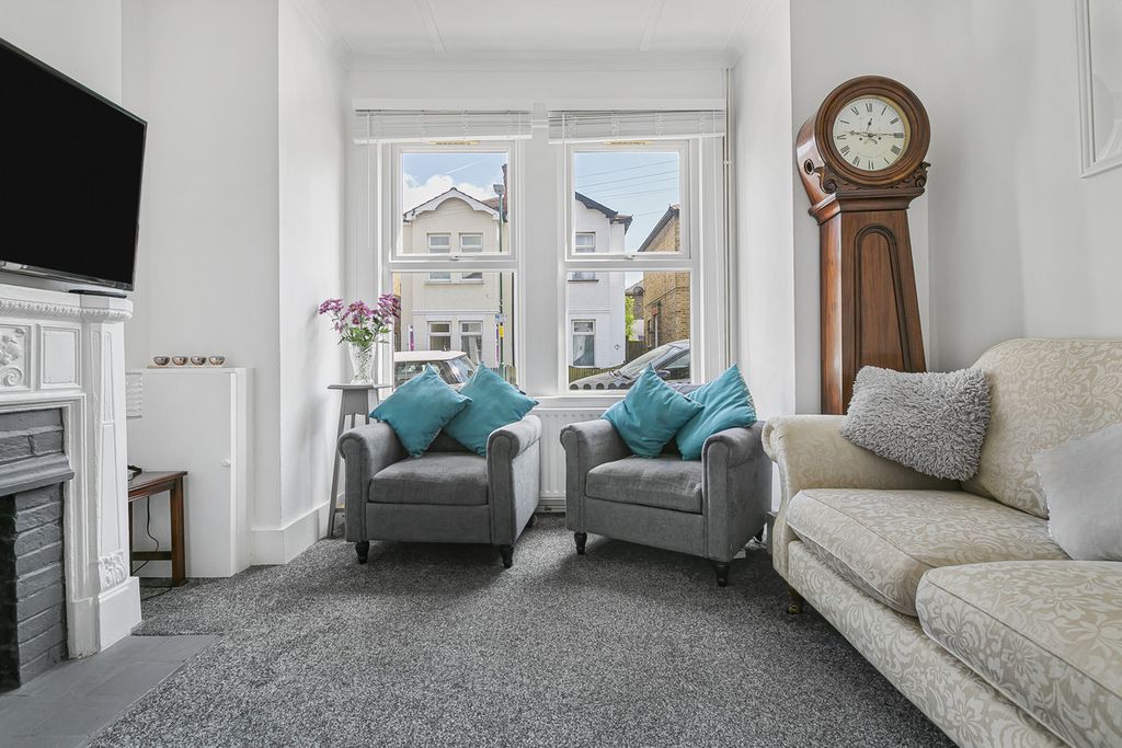 Property photo 3 of 22