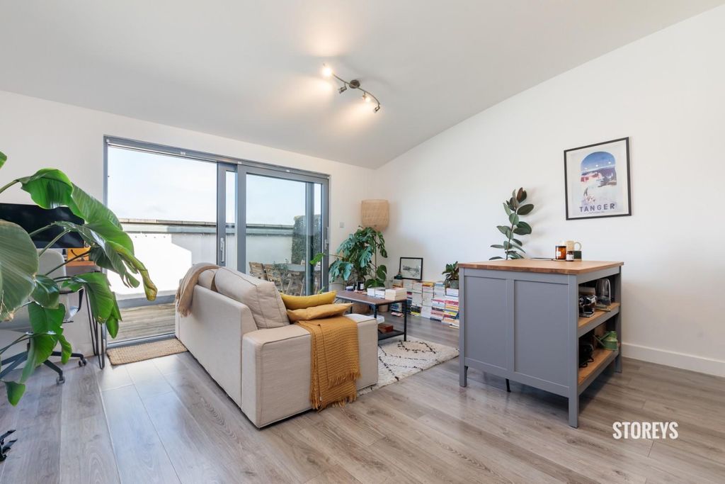 Property photo 1 of 26