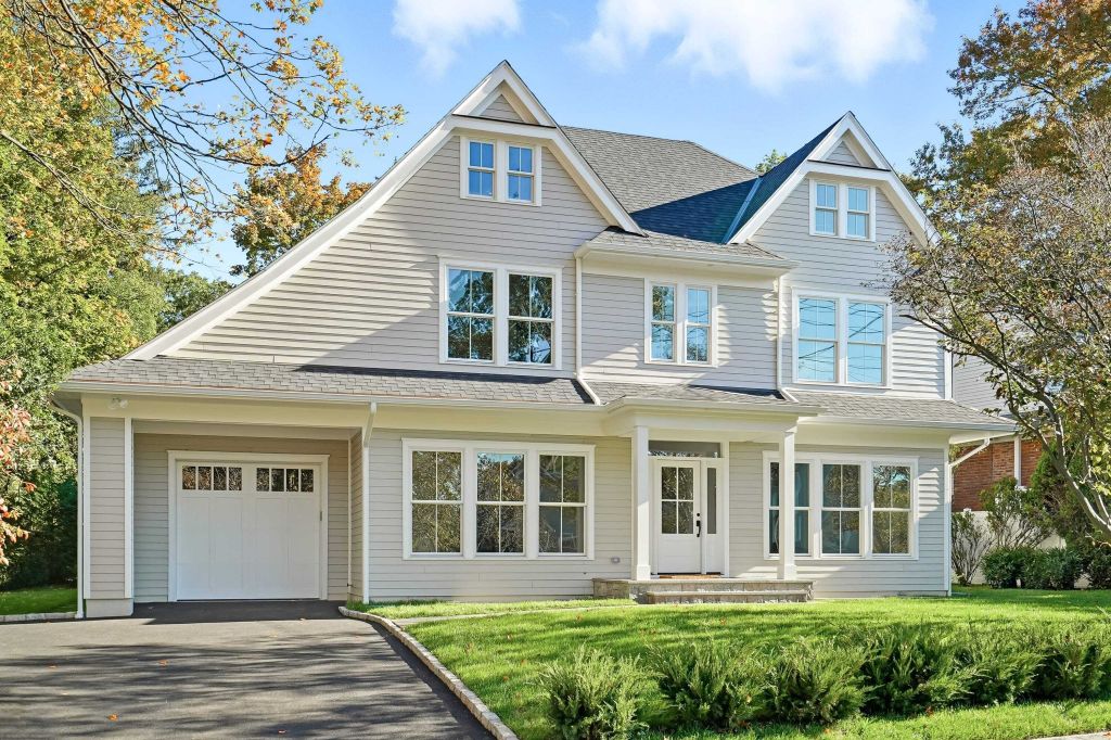 Property photo 1 of 27