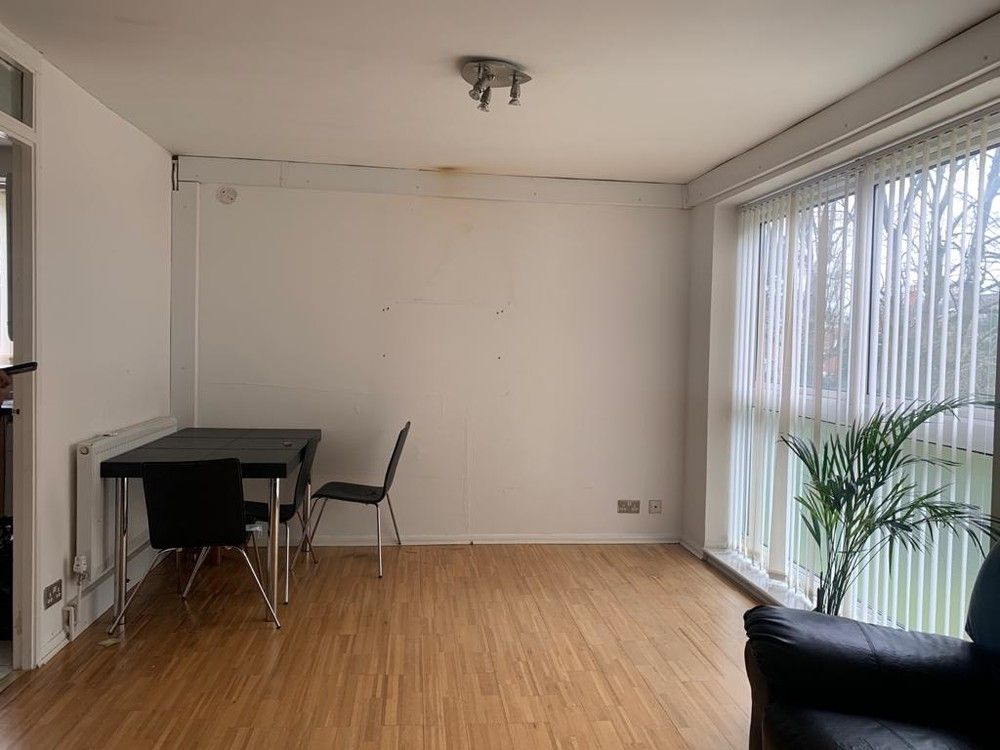 Property photo 1 of 8 2 Bedroom Flat For Sale