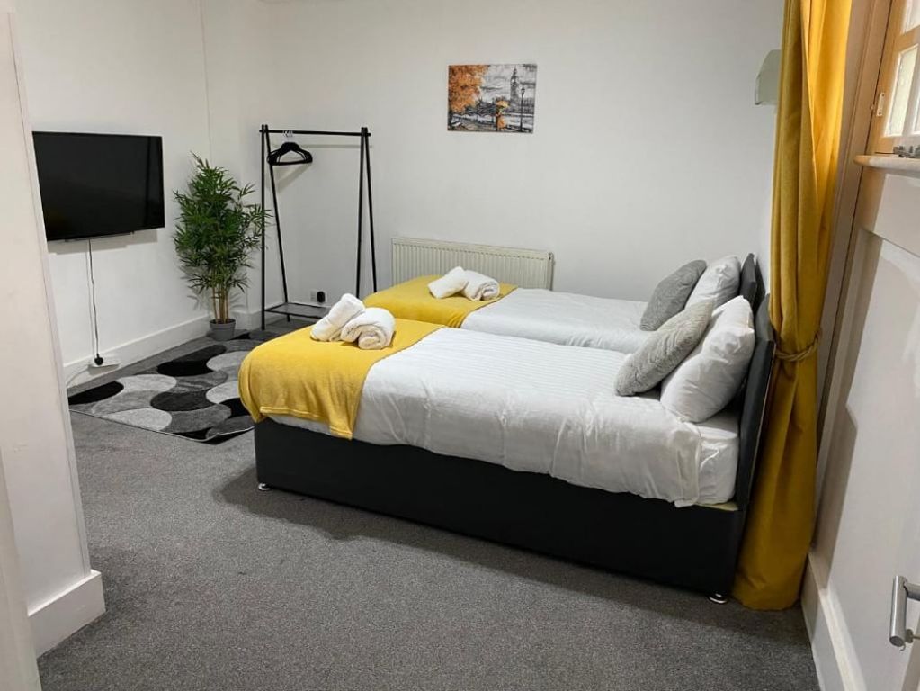 Property photo 2 of 9