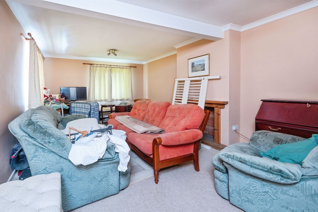 Property photo 2 of 18