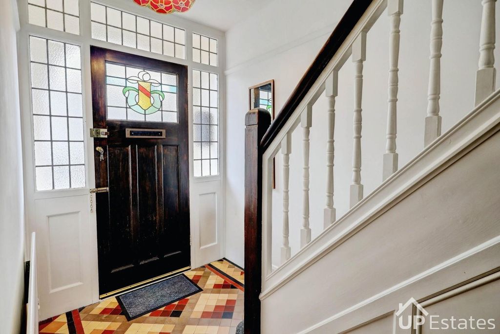 Property photo 3 of 19