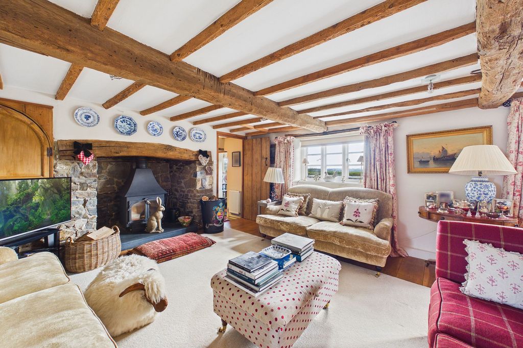 Property photo 2 of 19