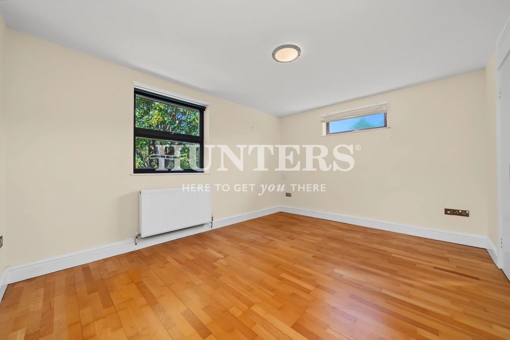 Property photo 3 of 13 Flat 4, 5 Cavendish Road Nw6 7Xt-3.Jpg