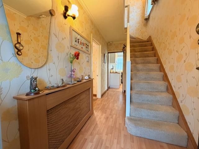 Property photo 2 of 21 Hallway