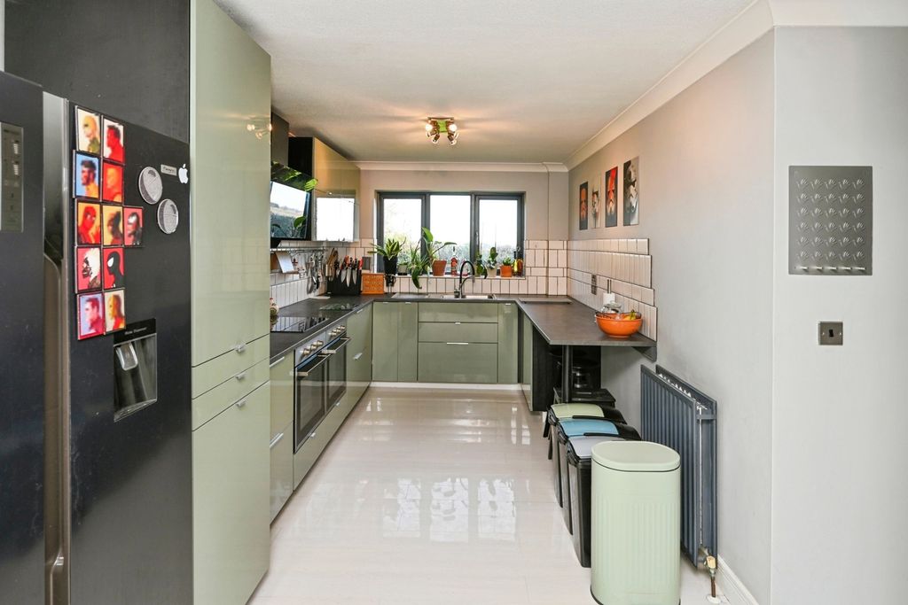 Property photo 2 of 22 Pbox-Img.Jpg