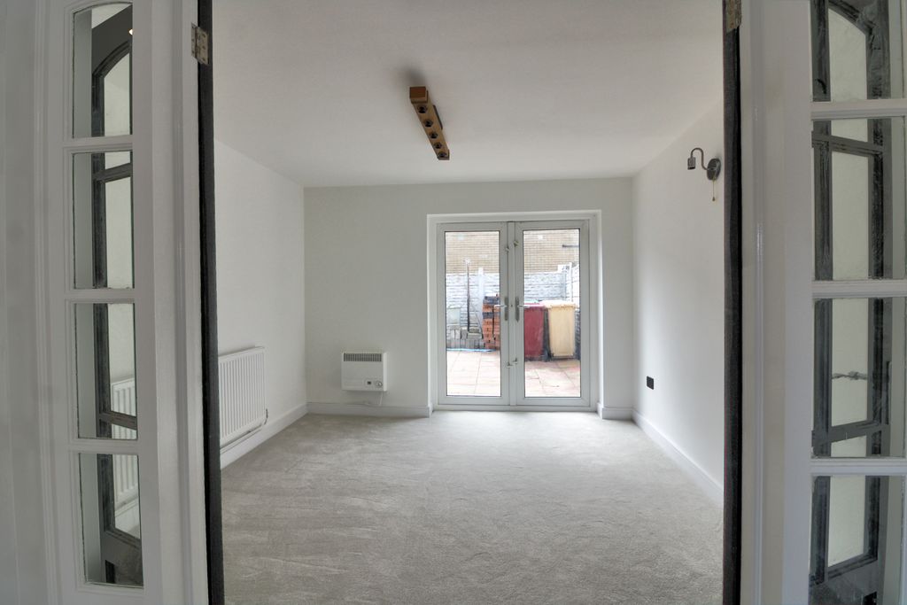 Property photo 2 of 23 3