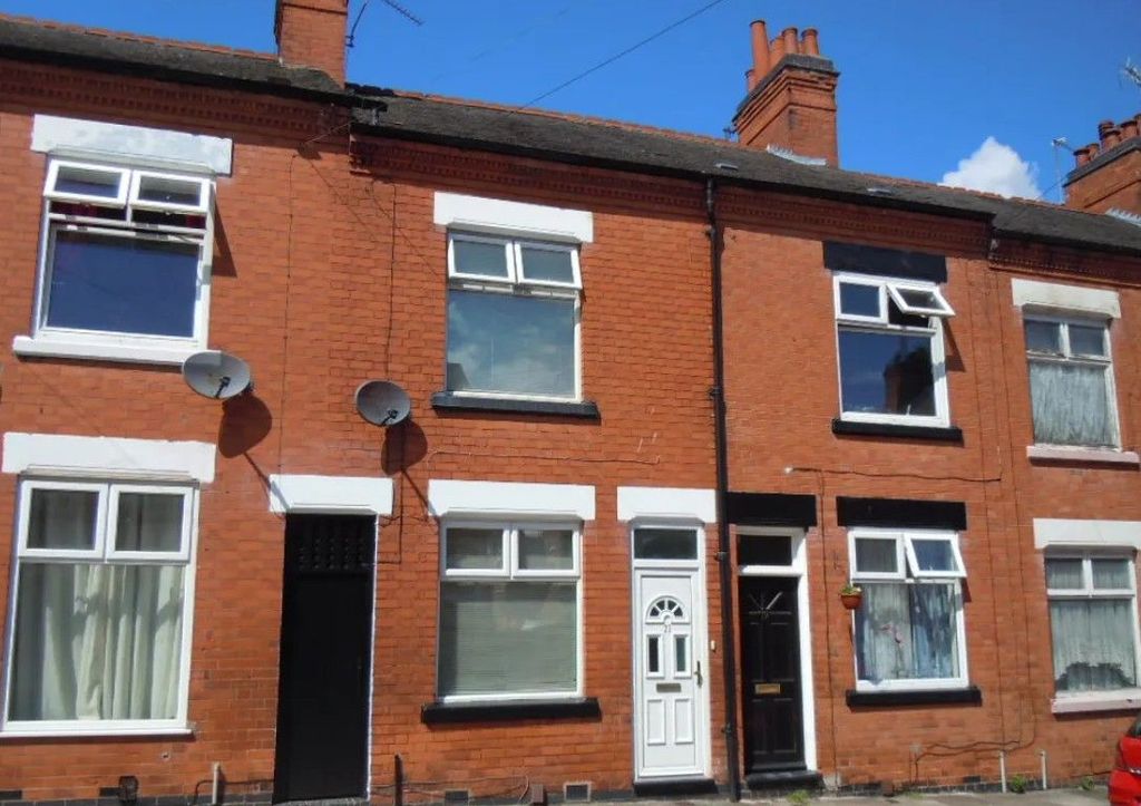 Property photo 1 of 12