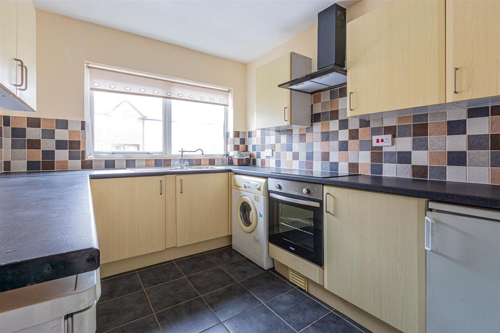 Property photo 2 of 13 Ferney Court 4-1.Jpg