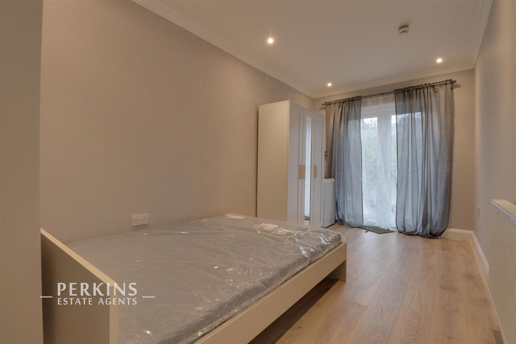 Property photo 2 of 5 B2.Jpg