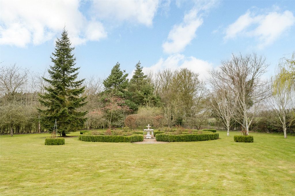 Property photo 3 of 30 Grounds