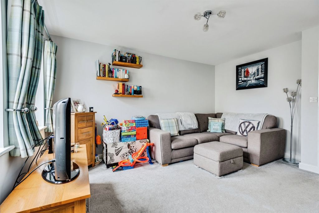 Property photo 2 of 13