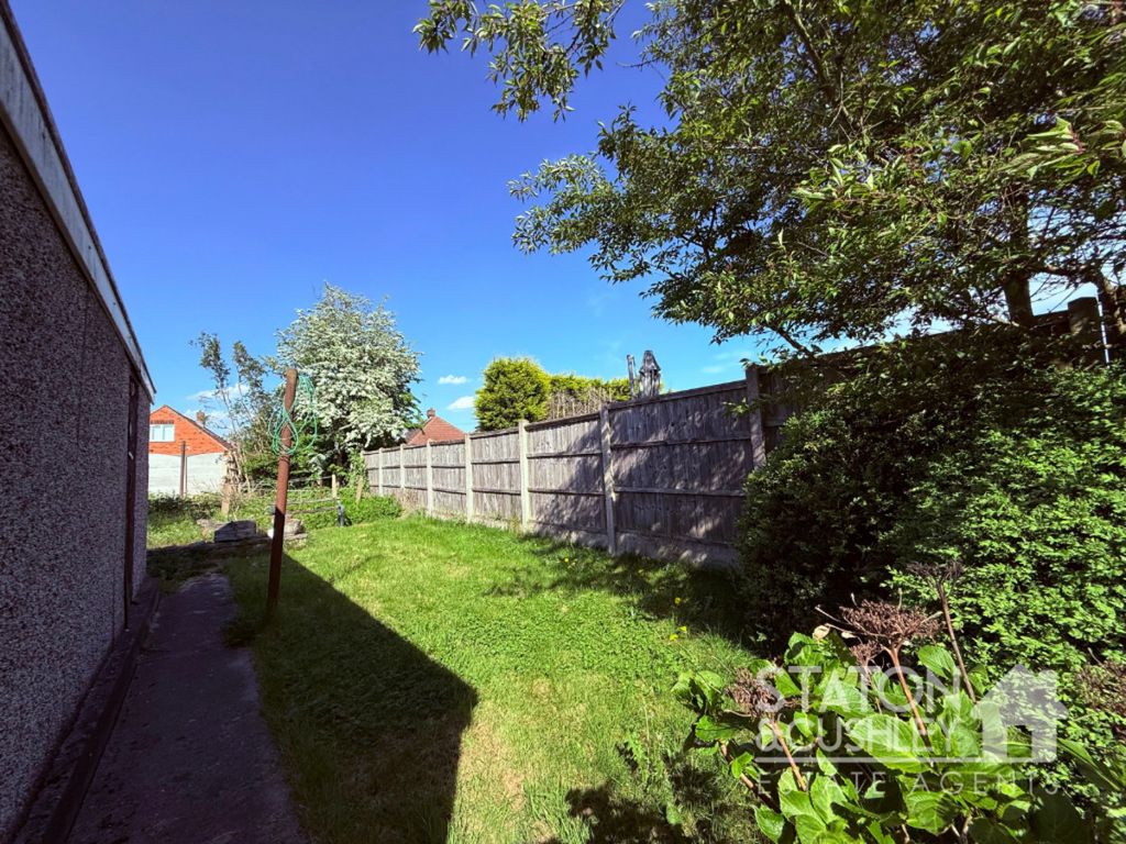 Property photo 2 of 33