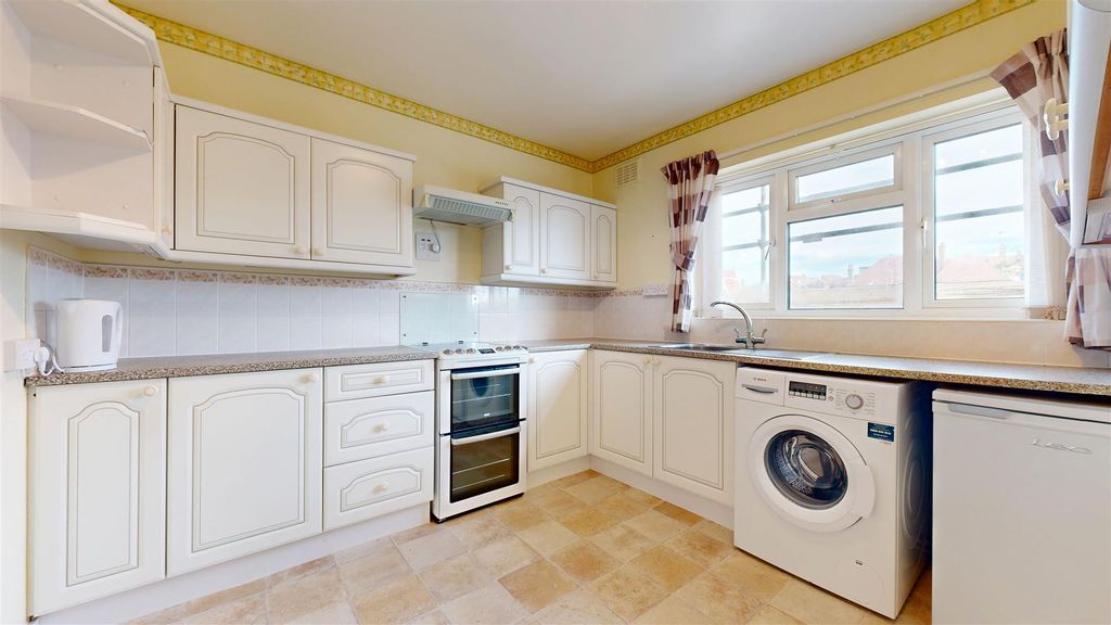 Property photo 3 of 11 10232025_205333.Jpg