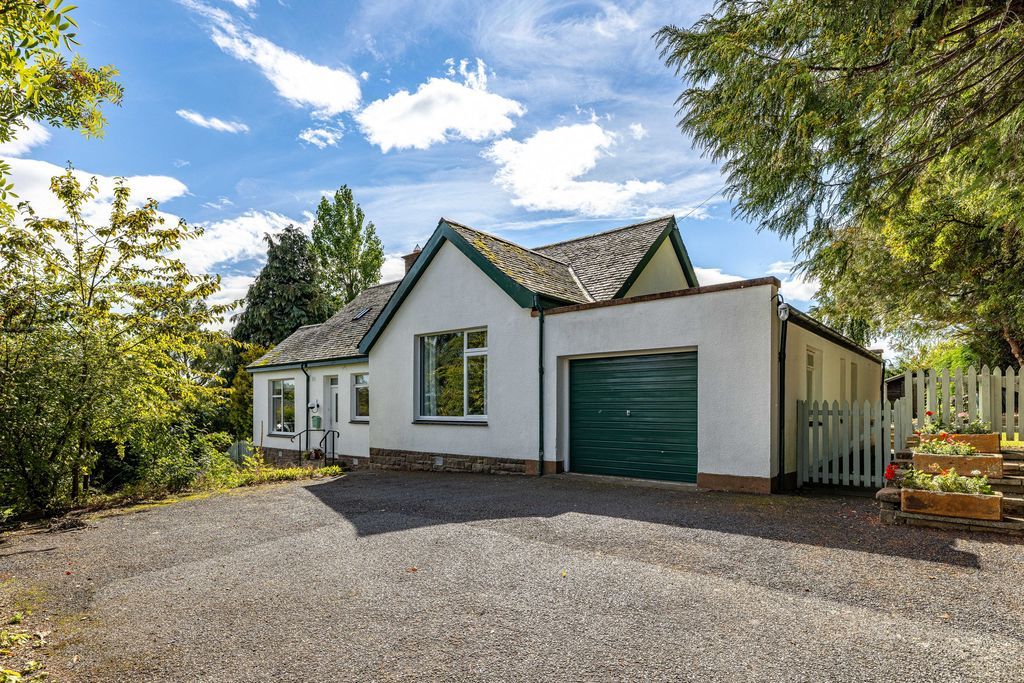 Property photo 1 of 34 South Riggs, Bowden