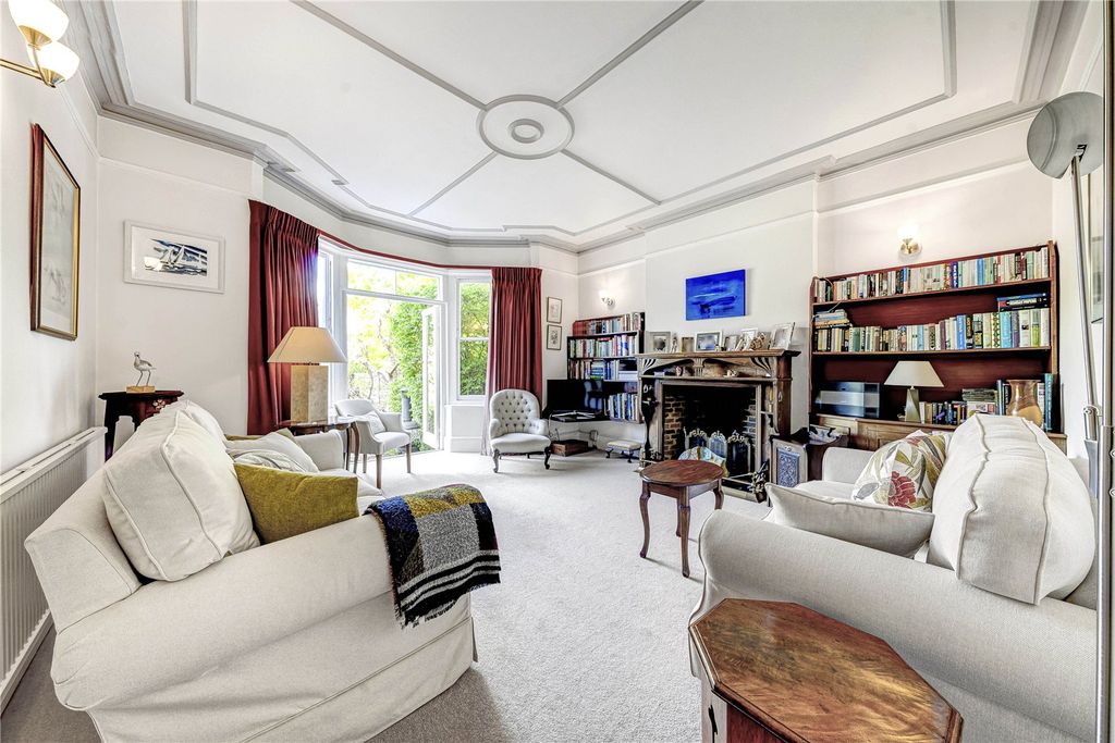 Property photo 3 of 24