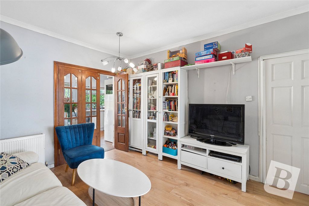 Property photo 1 of 12 Living Room
