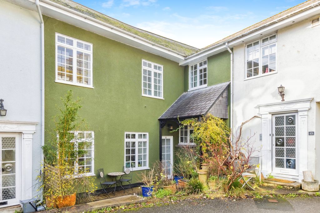 Property photo 1 of 20