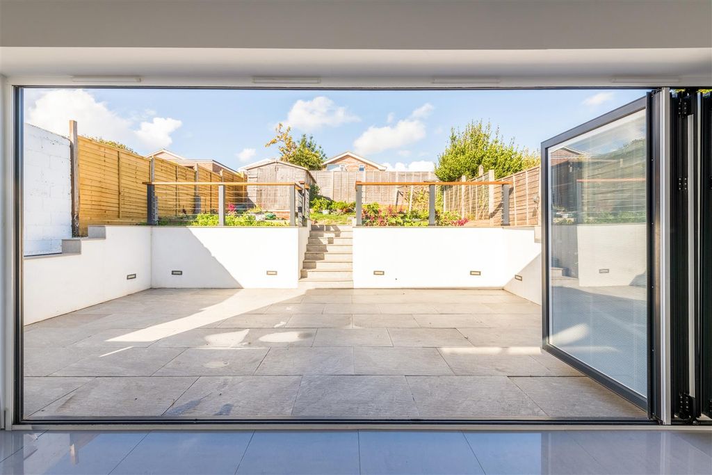 Property photo 3 of 27 158 Downside-10.Jpg