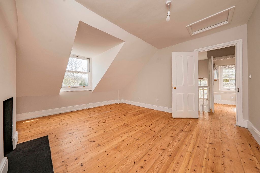 Additional image 4 of 2 bed flat for saleWorple Road, Epsom, Surrey KT18